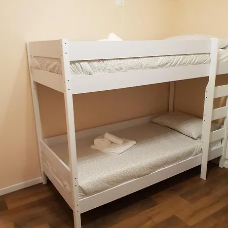 Maison d'hôtes Glam G H O S T E L 4*