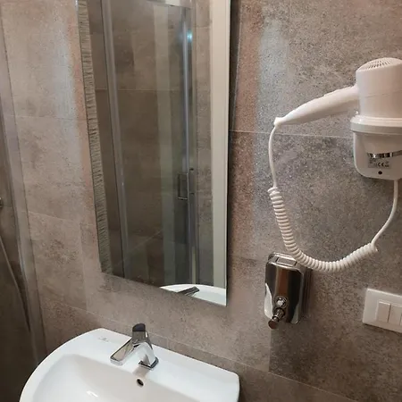 Maison d'hôtes Glam G H O S T E L