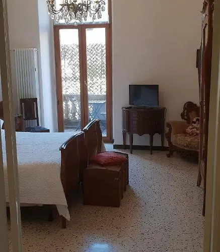 Glam G H O S T E L Pensionat 4*