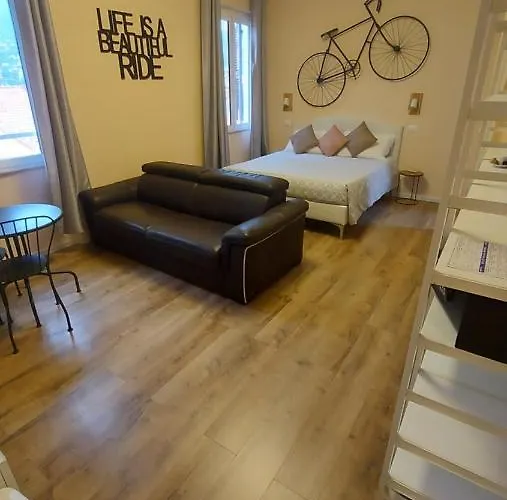 Glam G H O S T E L 4* Λα Σπέτσια