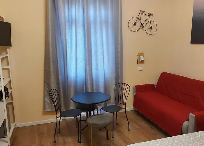 Glam G H O S T E L Πανσιόν Λα Σπέτσια