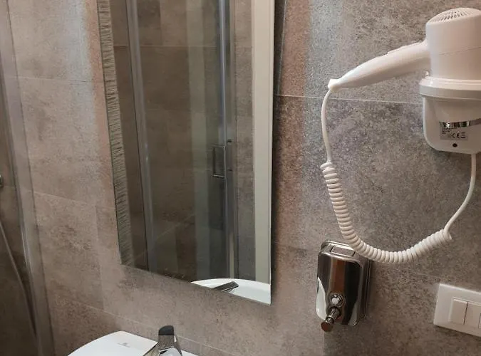 Πανσιόν Glam G H O S T E L