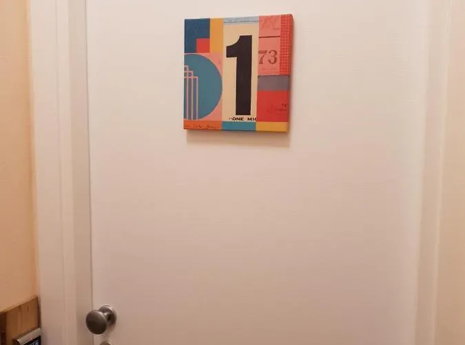 Glam G H O S T E L 4*